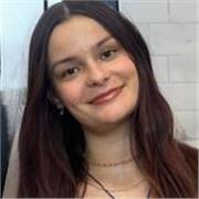 Professeure d’anglais du primaire au lycée, diplômée LLCER Anglais et ayant étudié en Angleterre, propose des cours en ligne interactifs